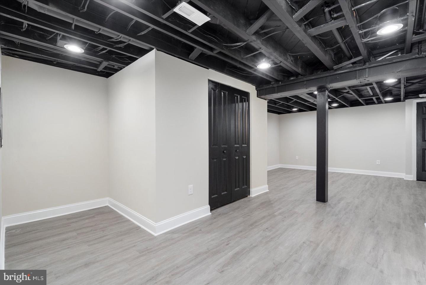 IDLEWOOD - Residential Lease