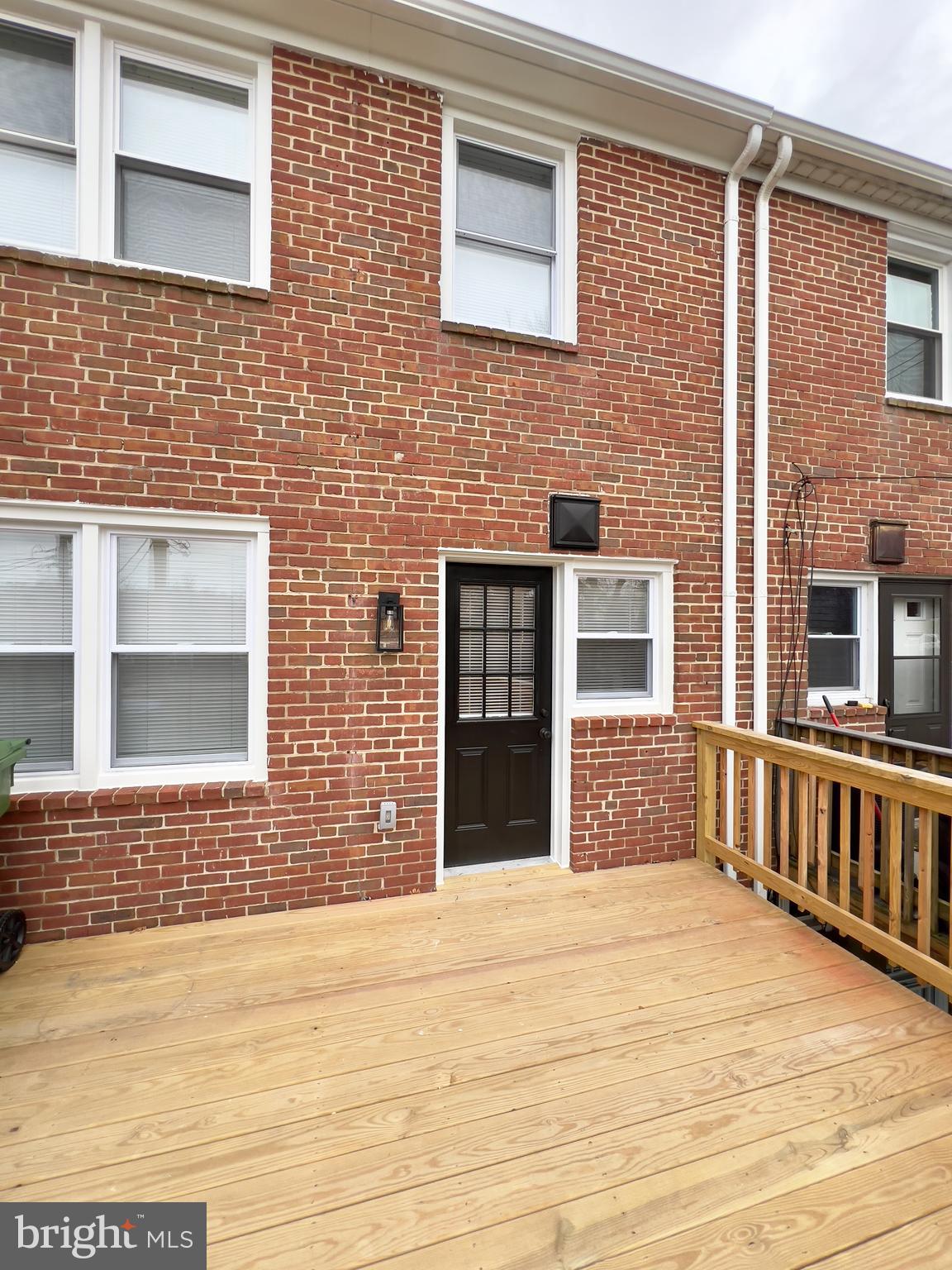 IDLEWOOD - Residential Lease