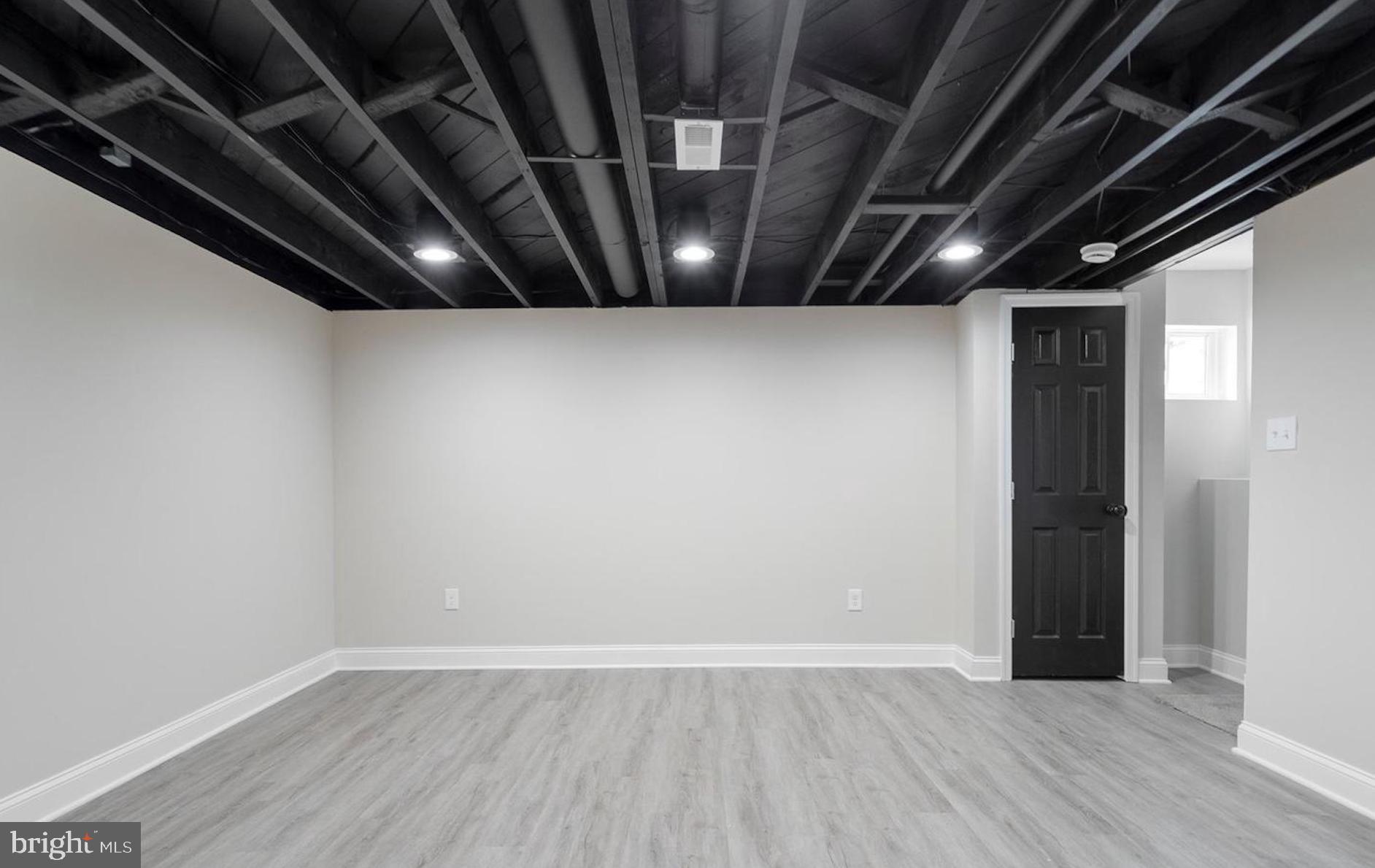 IDLEWOOD - Residential Lease