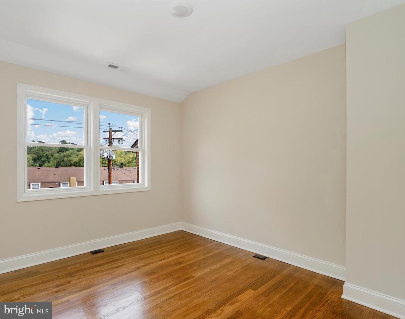 IDLEWOOD - Residential Lease