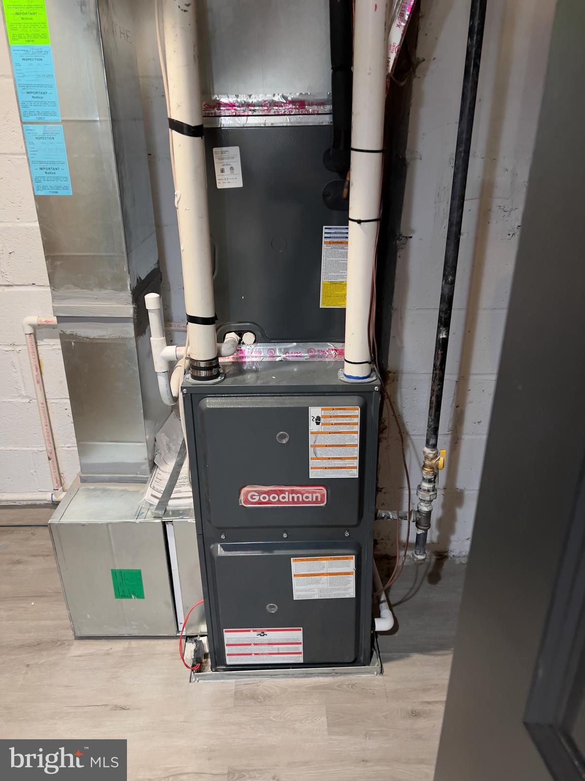 IDLEWOOD - Residential Lease