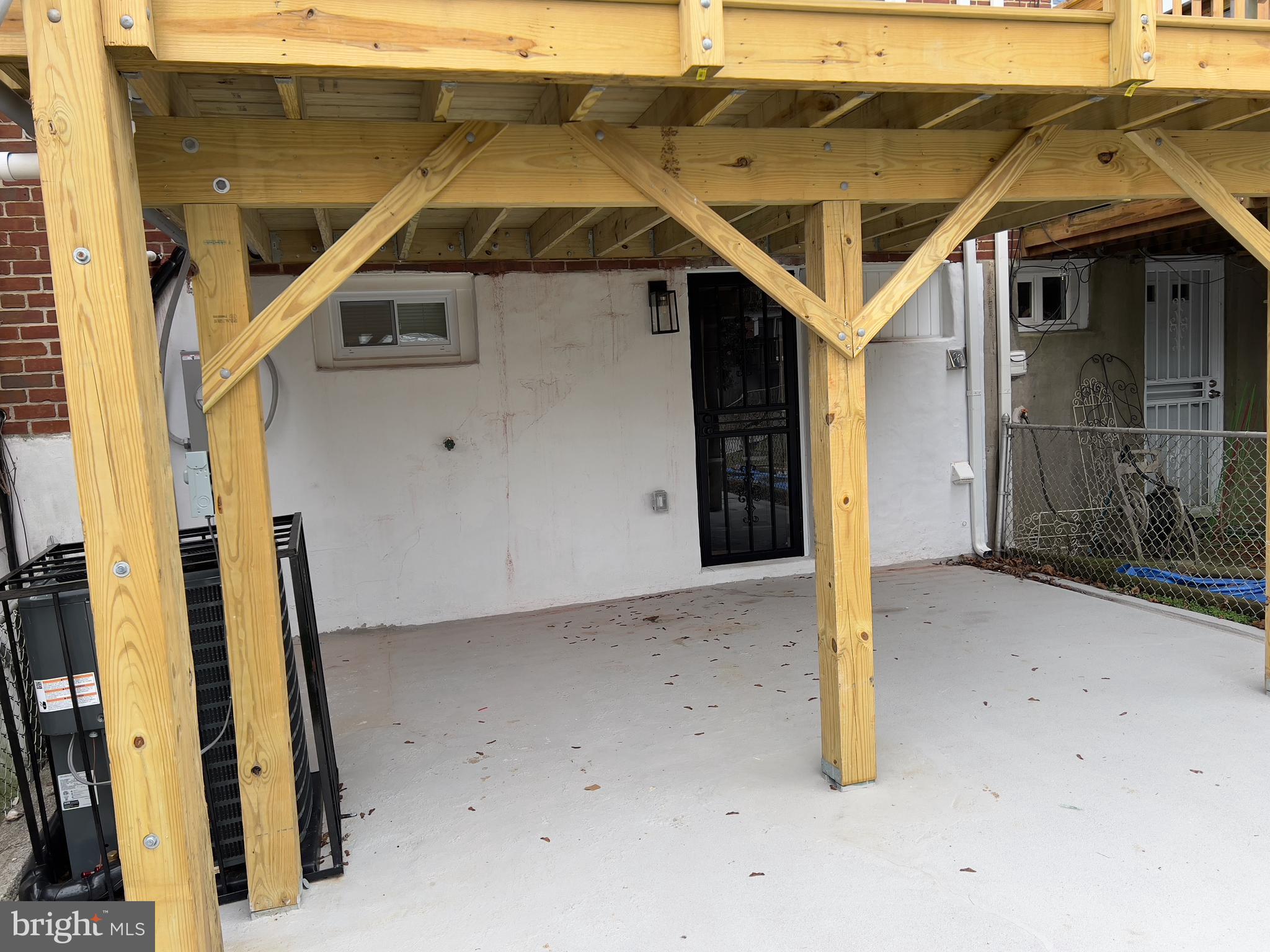 IDLEWOOD - Residential Lease