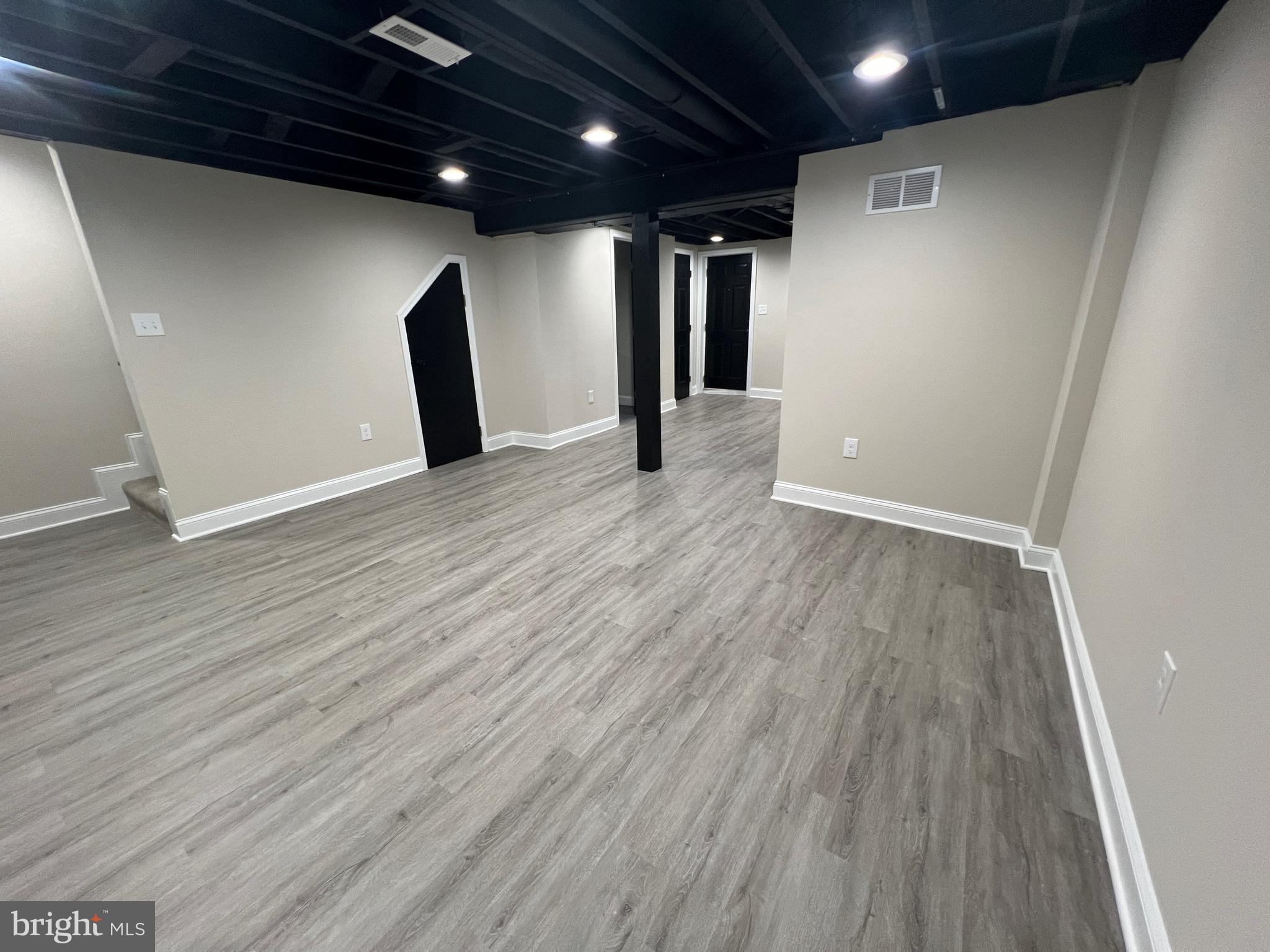 IDLEWOOD - Residential Lease