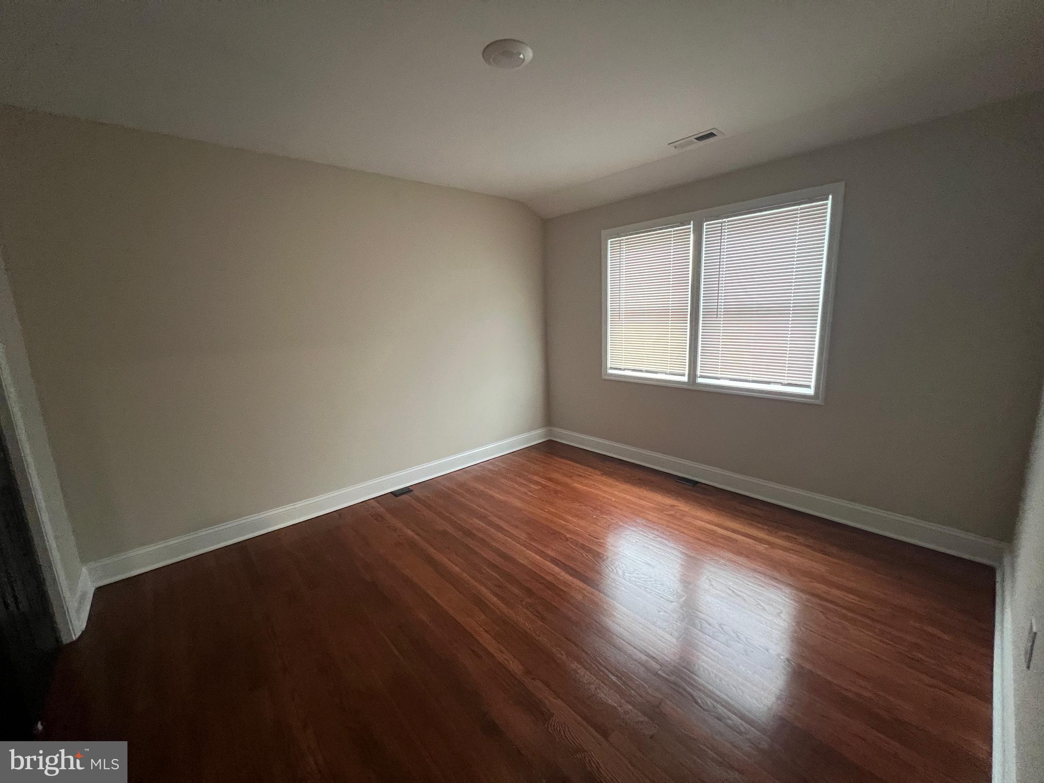 IDLEWOOD - Residential Lease