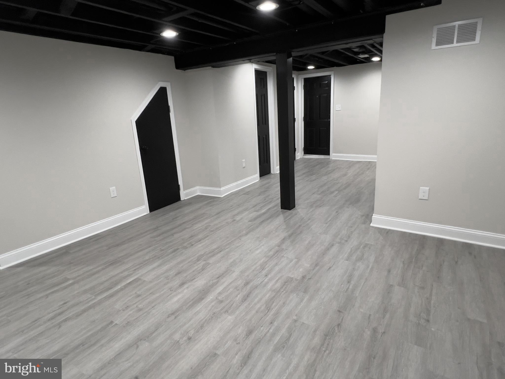 IDLEWOOD - Residential Lease