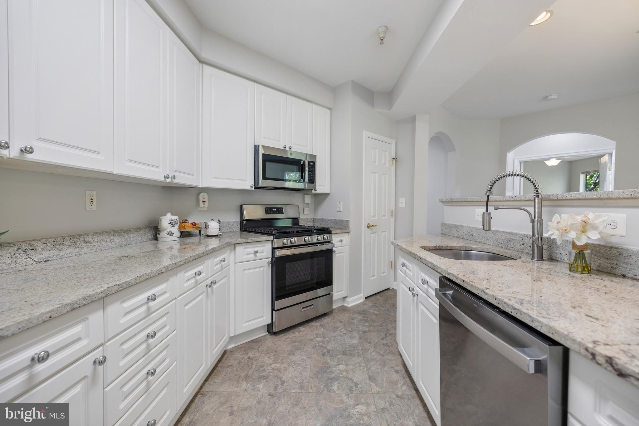 CAMERON STATION - Residential