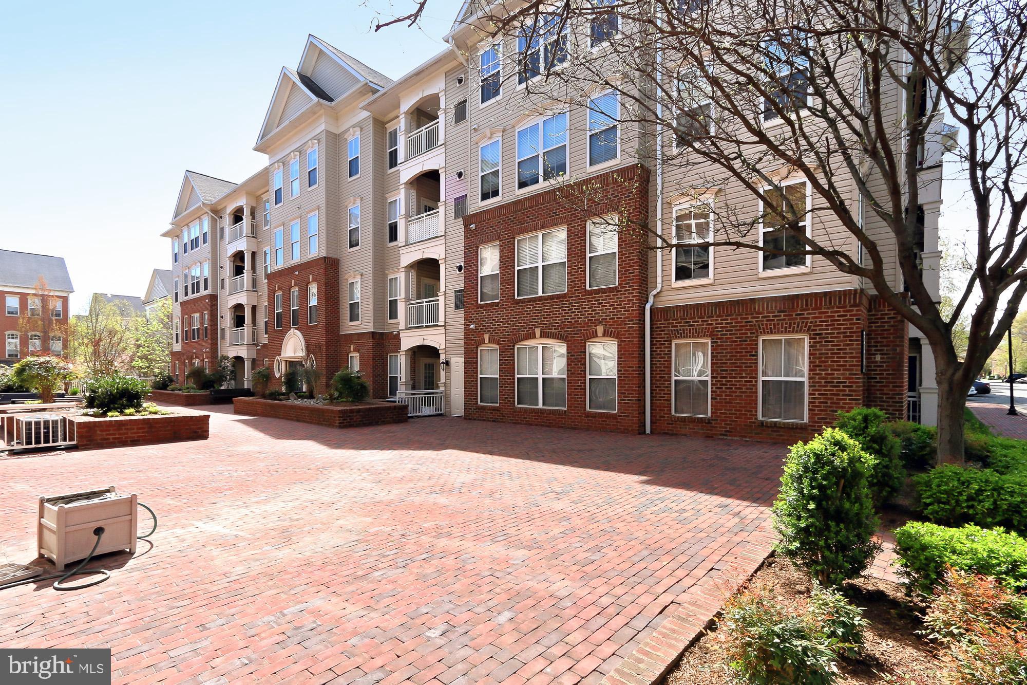 CAMERON STATION - Residential