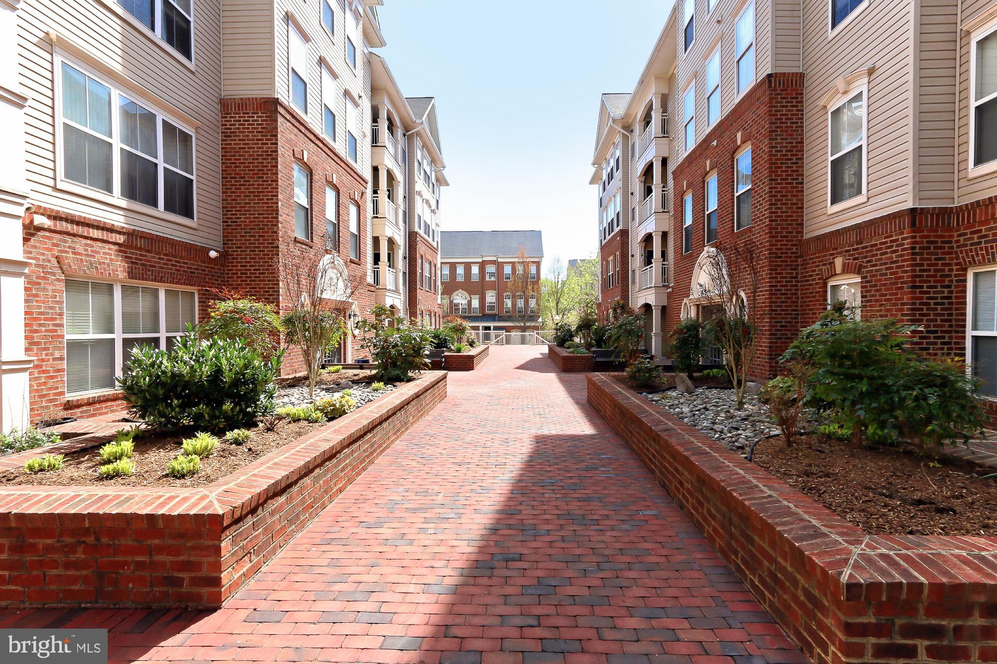 CAMERON STATION - Residential