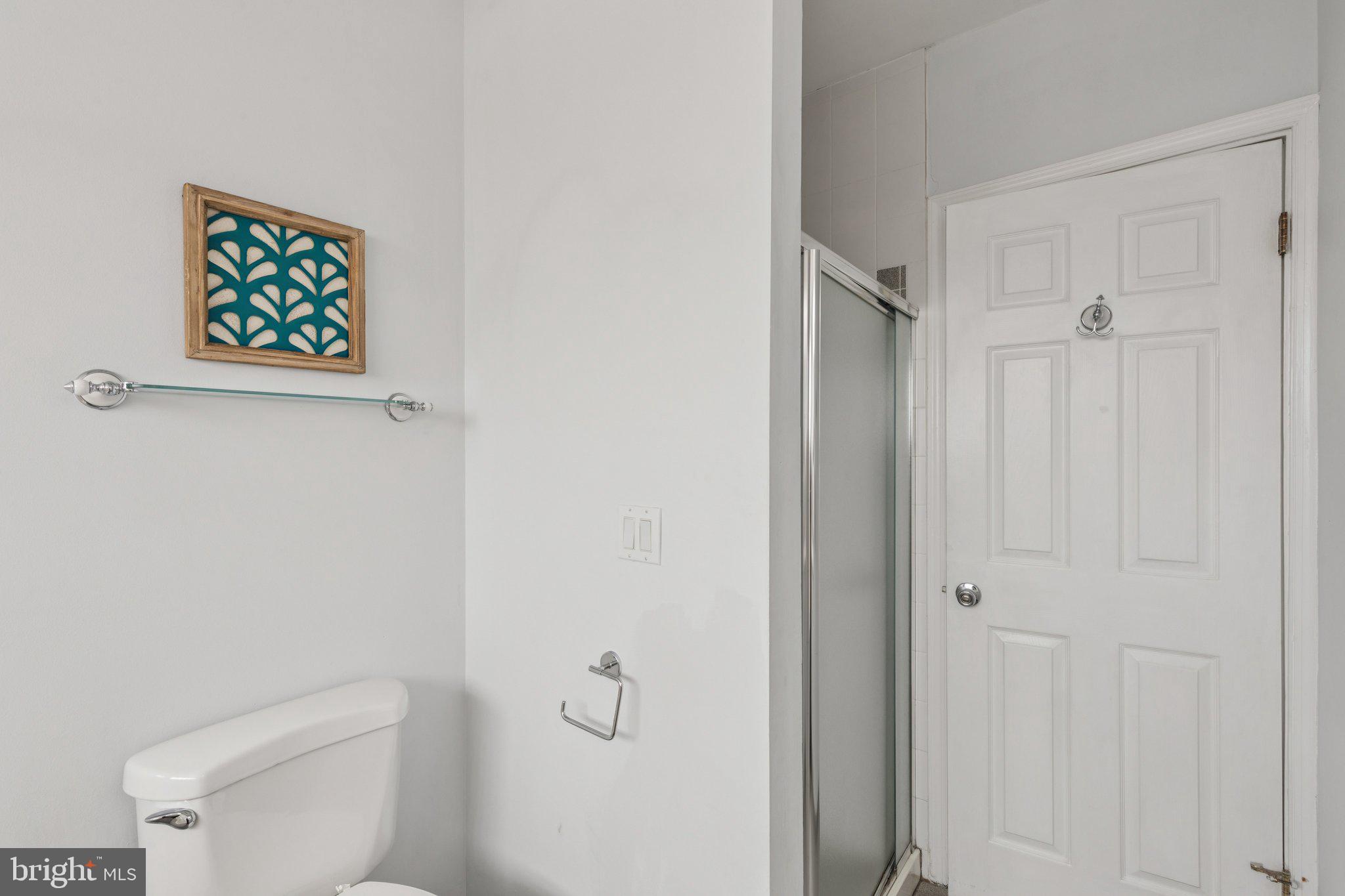 QUEEN VILLAGE - Residential