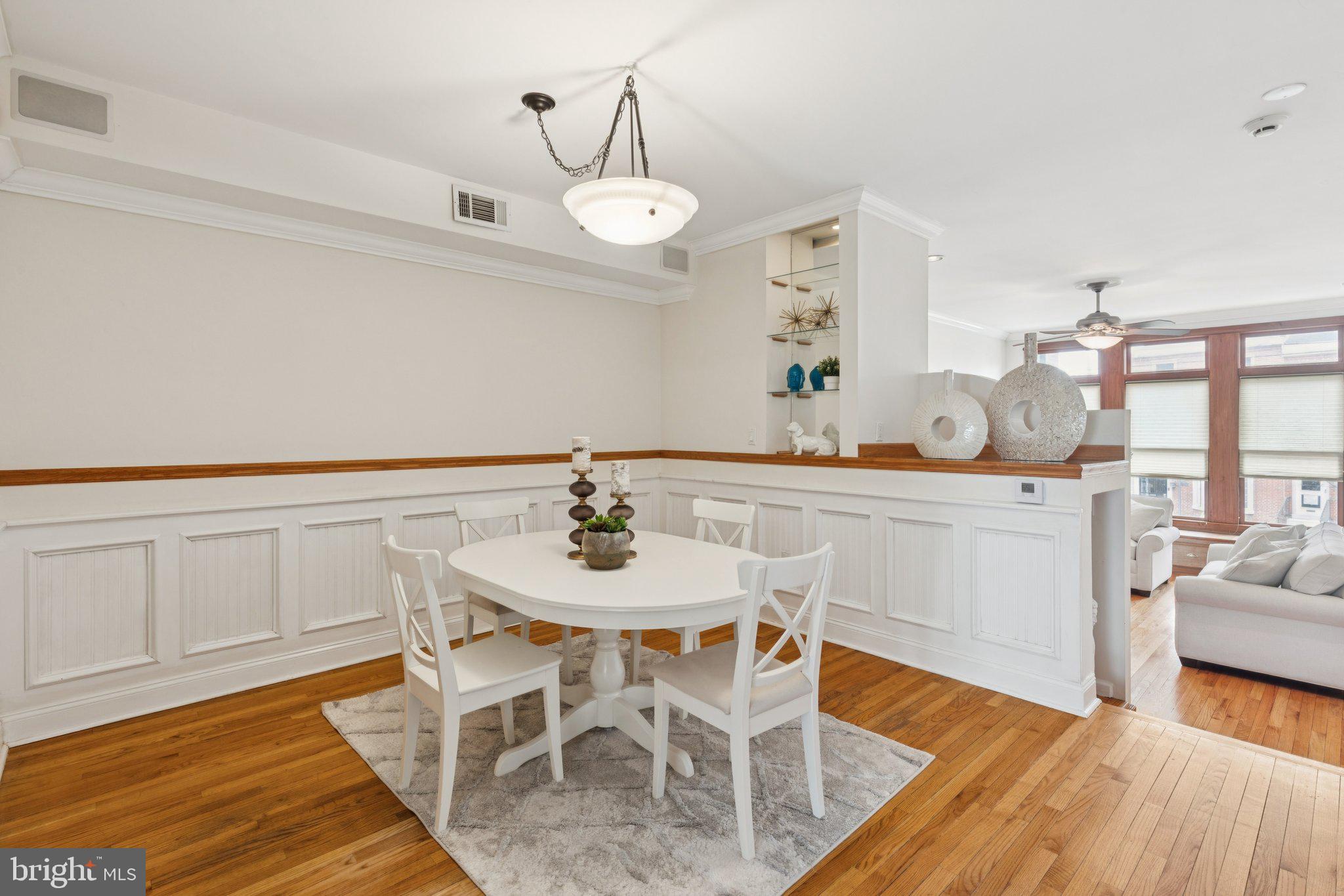 QUEEN VILLAGE - Residential