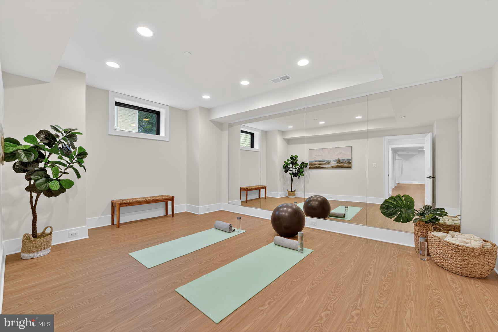 CHEVY CHASE TERRACE - Residential