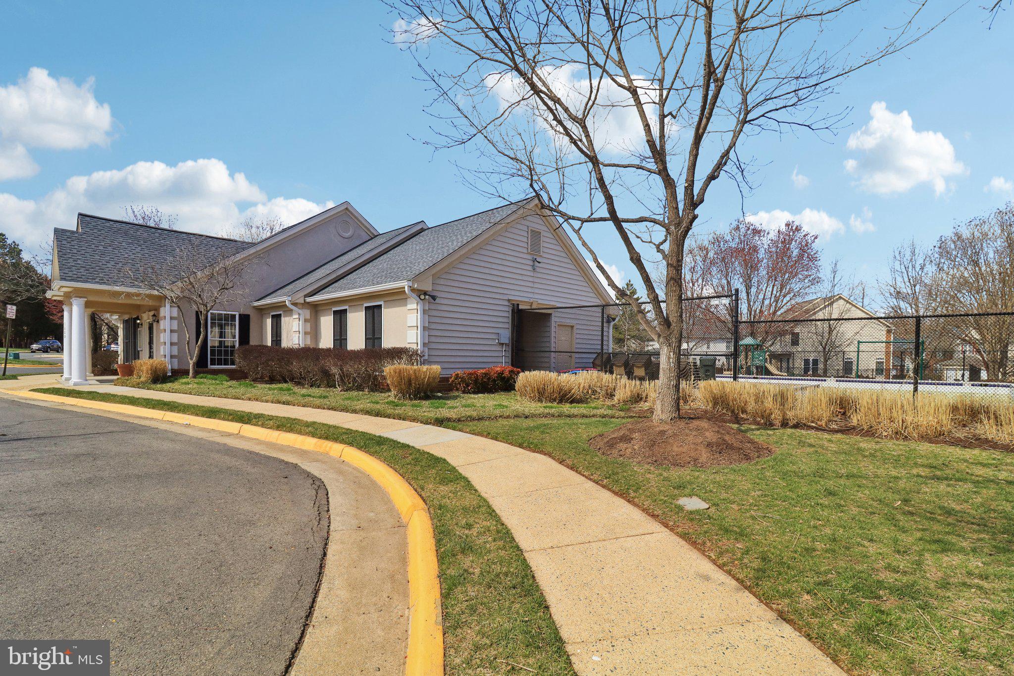 HIGHLAND OAKS - Residential