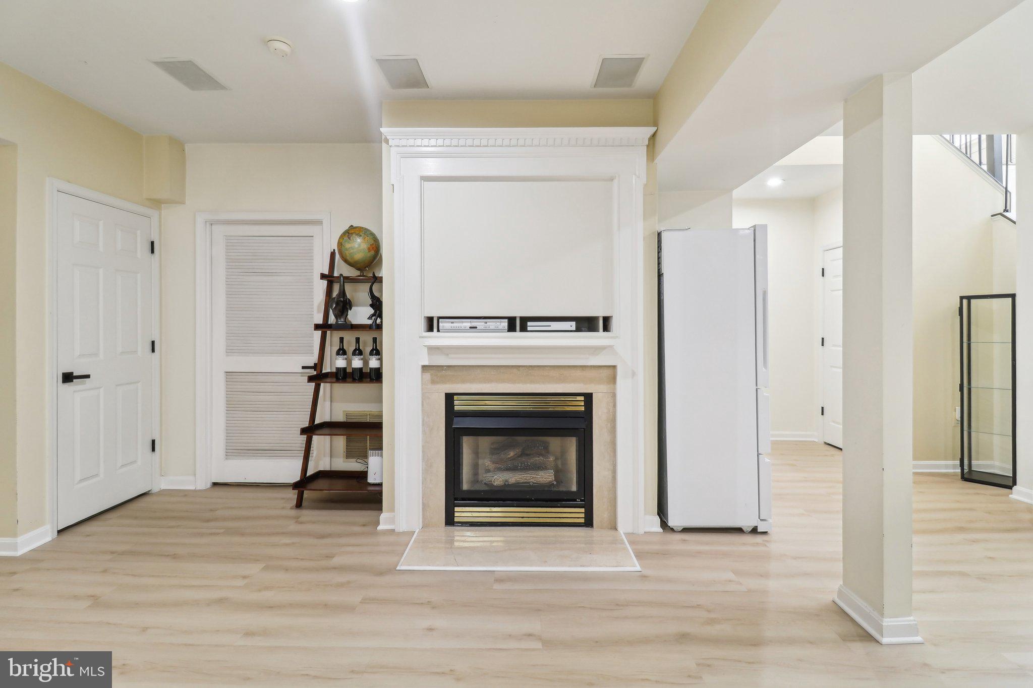 HIGHLAND OAKS - Residential