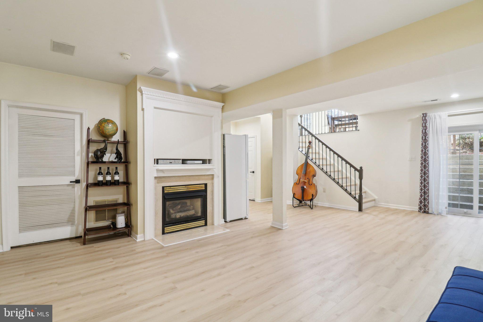 HIGHLAND OAKS - Residential