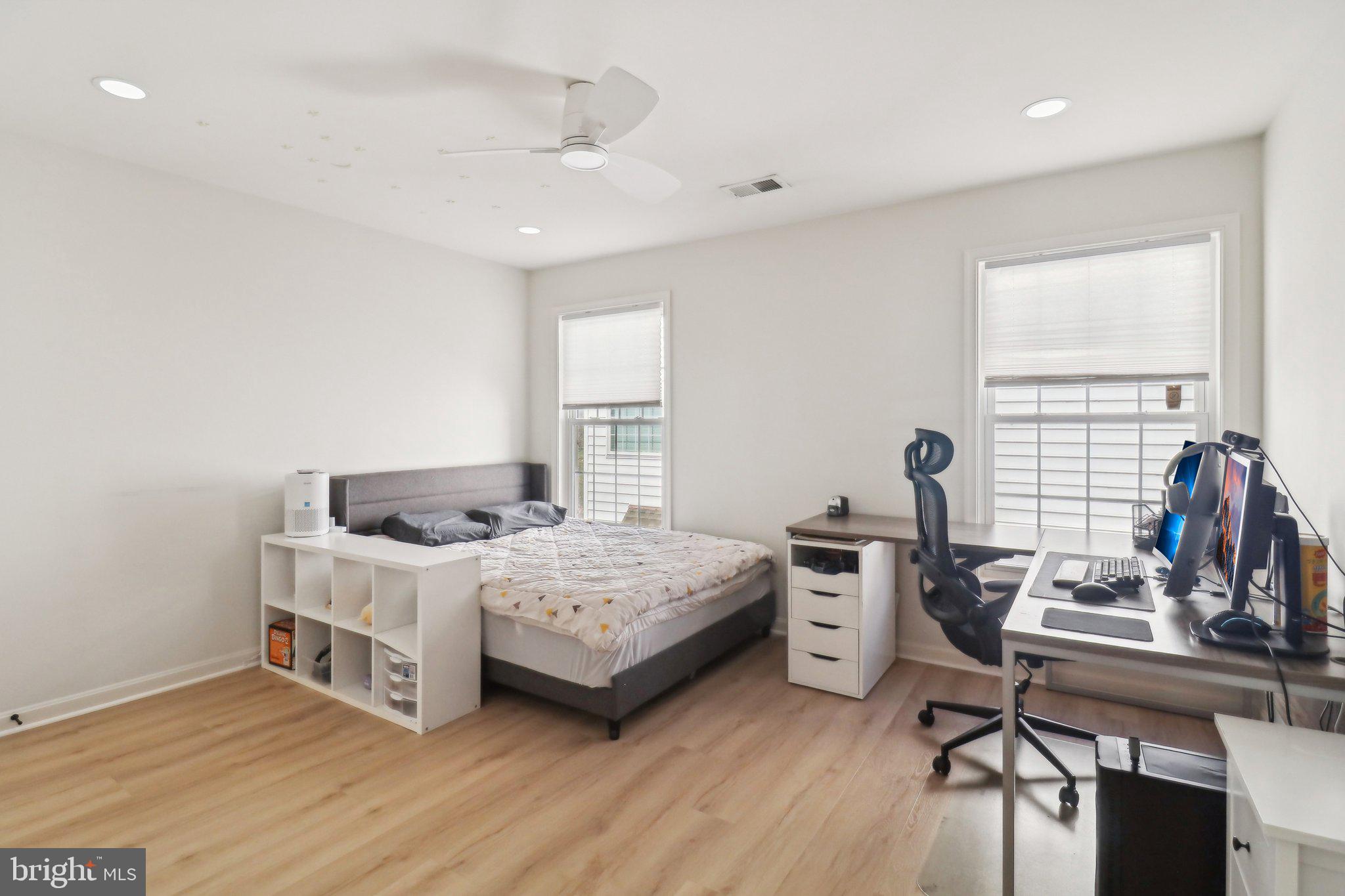 HIGHLAND OAKS - Residential