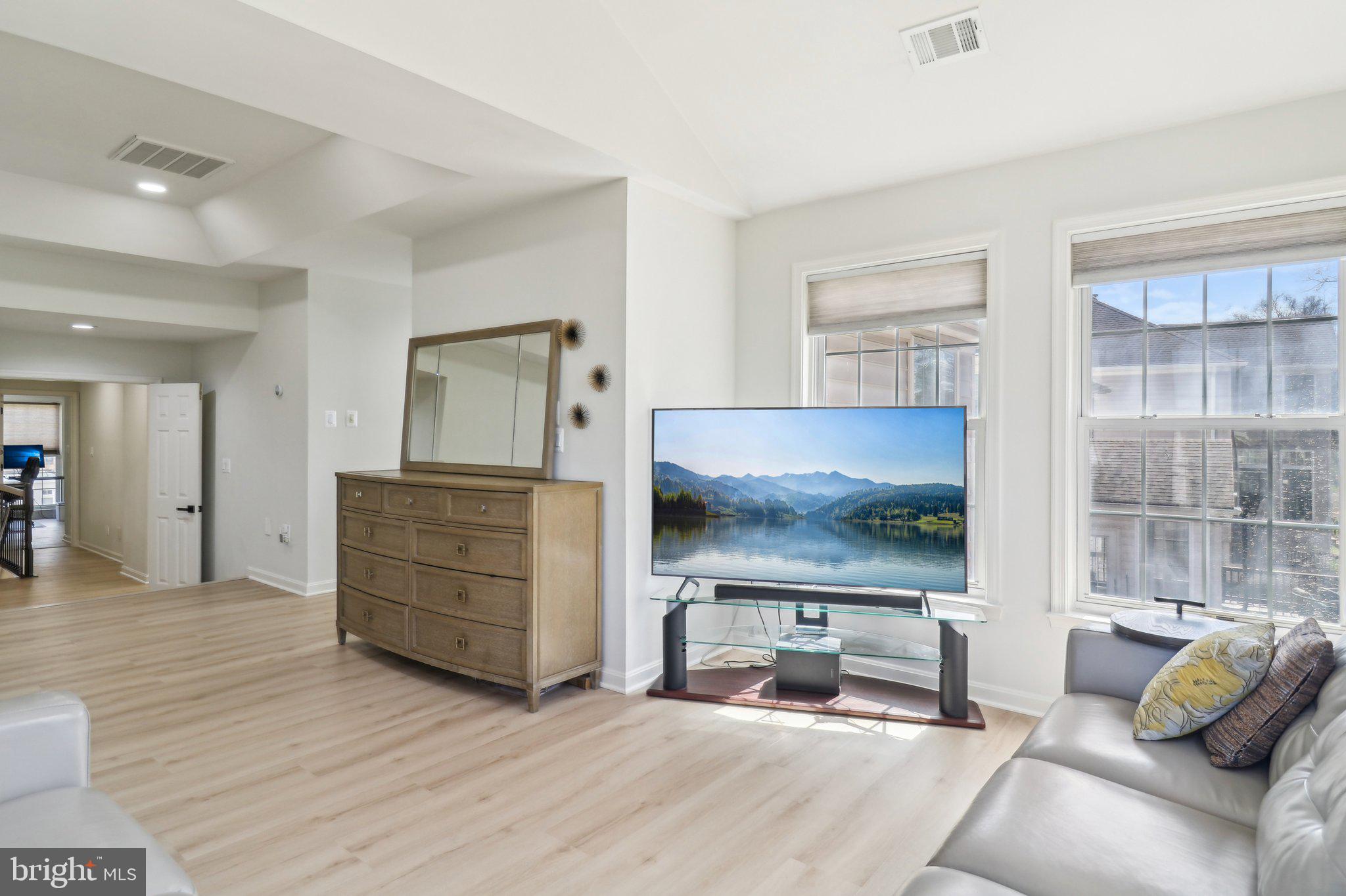 HIGHLAND OAKS - Residential