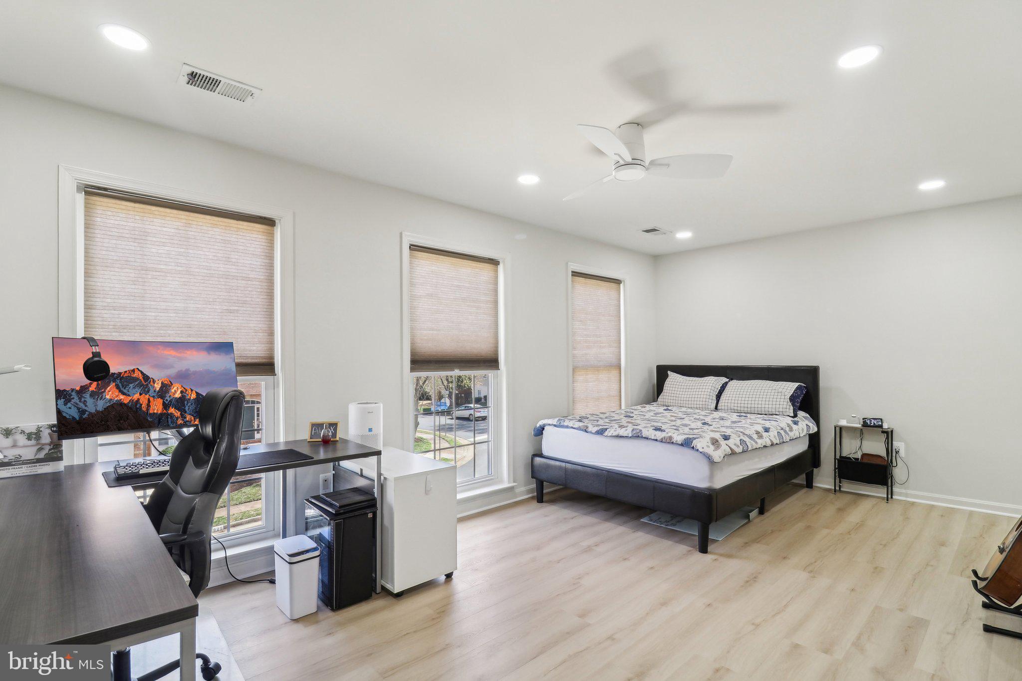 HIGHLAND OAKS - Residential