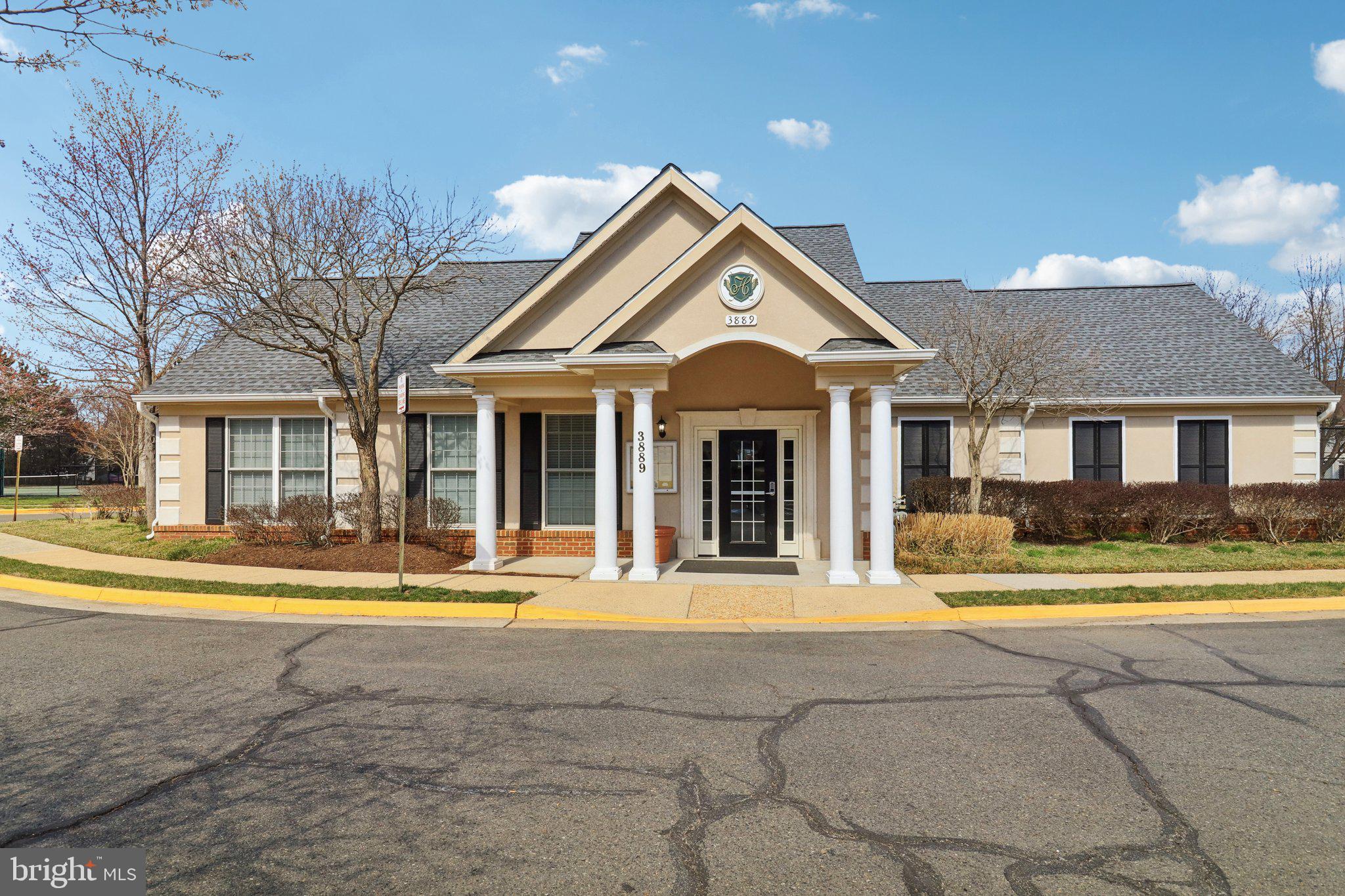 HIGHLAND OAKS - Residential