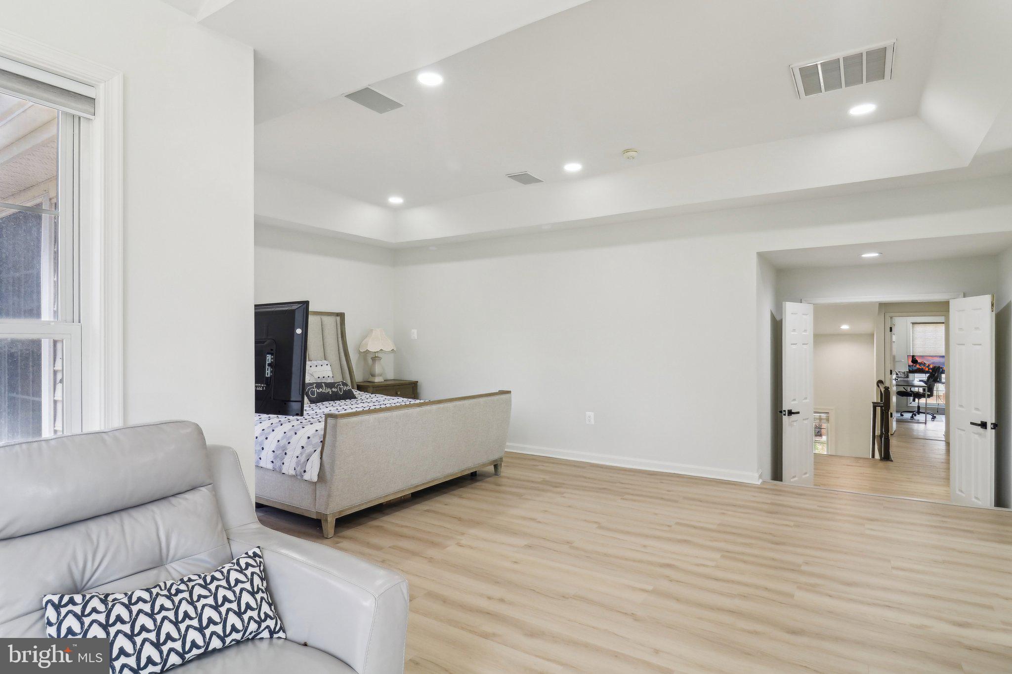 HIGHLAND OAKS - Residential