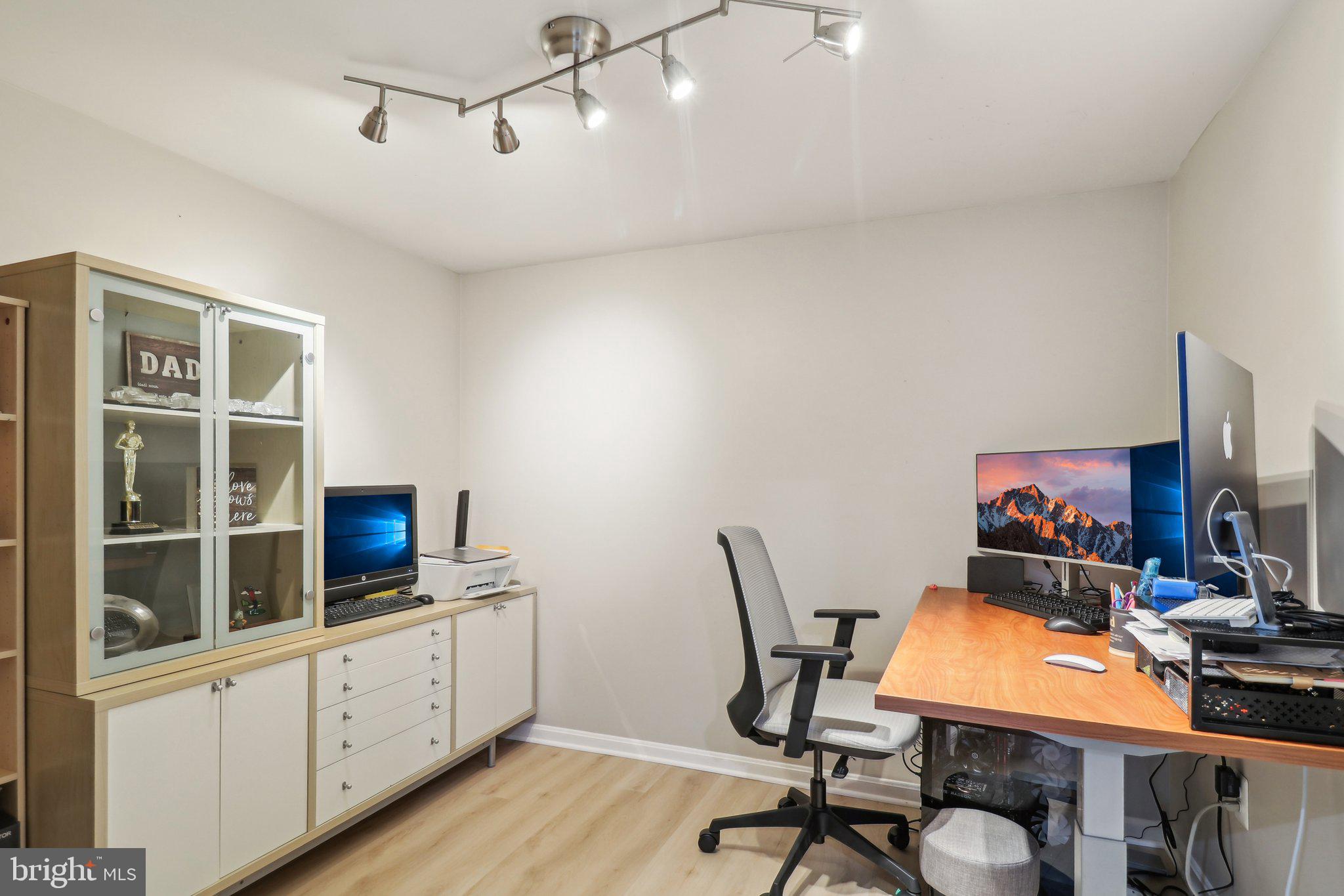 HIGHLAND OAKS - Residential