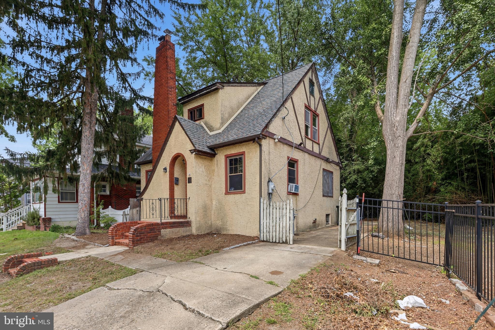 146 W BARBER AVENUE