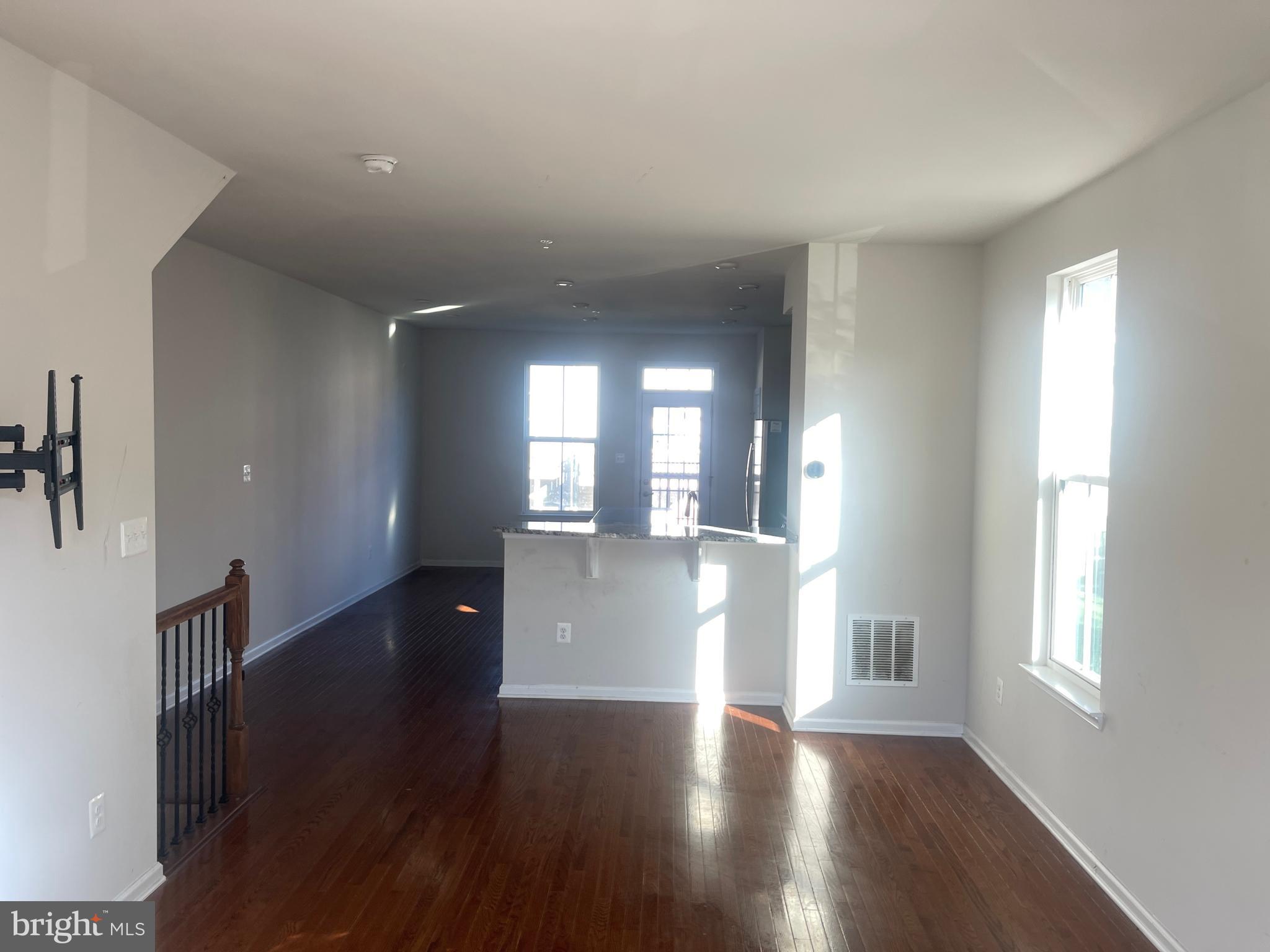 CREEKSIDE VILLAGE AT TANYARD SPRINGS - Residential