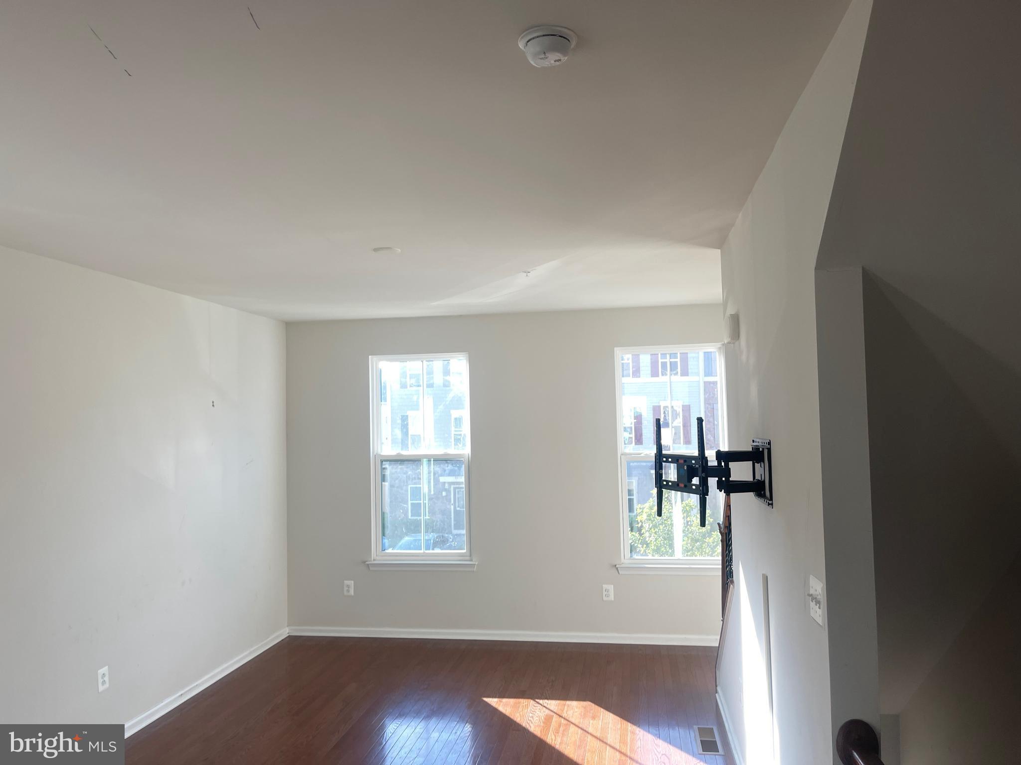 CREEKSIDE VILLAGE AT TANYARD SPRINGS - Residential