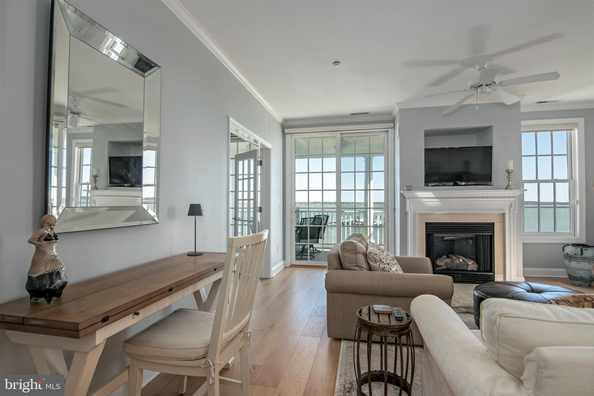 3 OAKLEY STREET 201