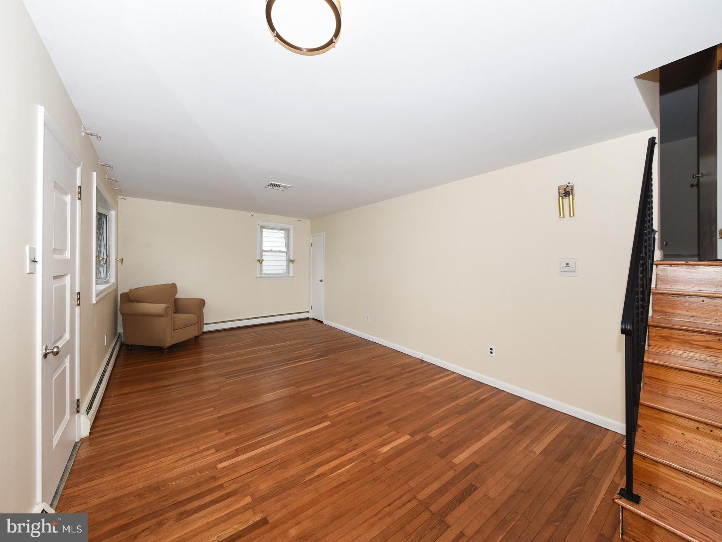 VILLAGE GREEN - Residential