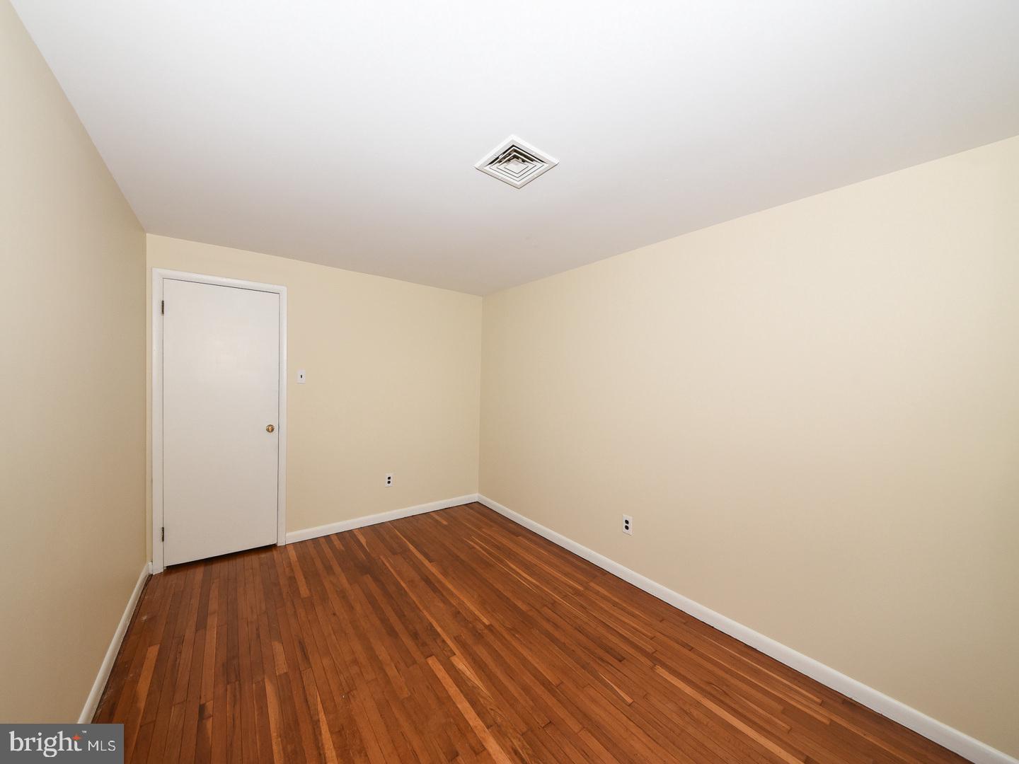 VILLAGE GREEN - Residential