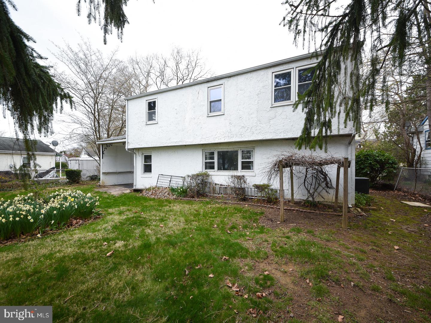 VILLAGE GREEN - Residential