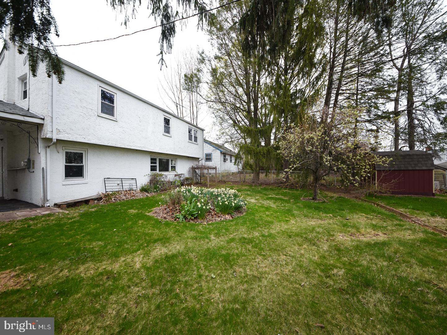 VILLAGE GREEN - Residential