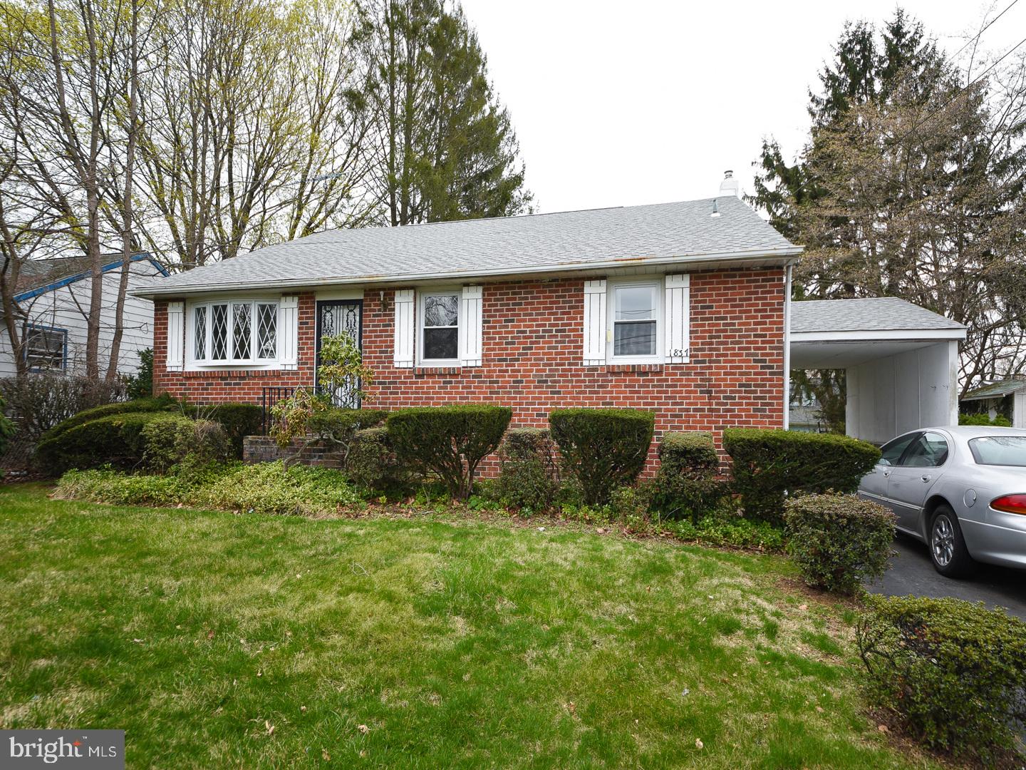 VILLAGE GREEN - Residential