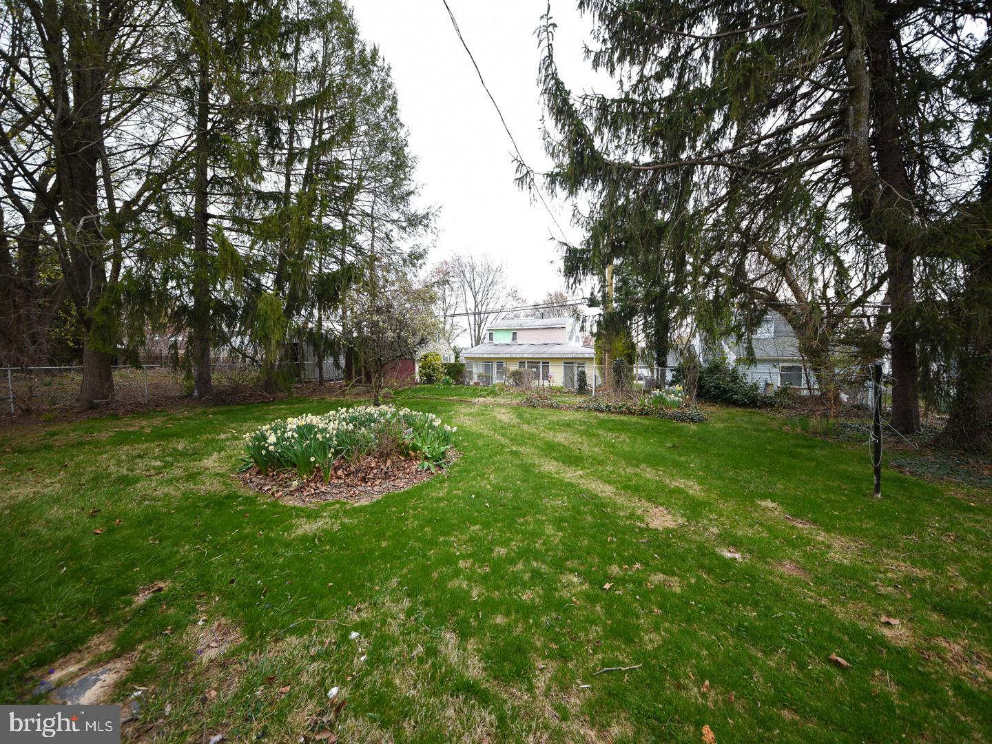 VILLAGE GREEN - Residential