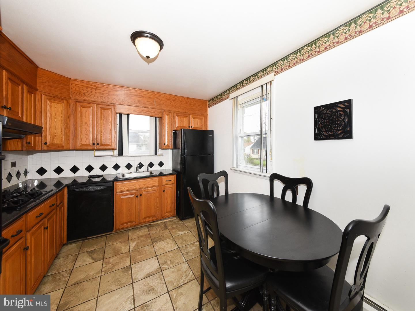 VILLAGE GREEN - Residential