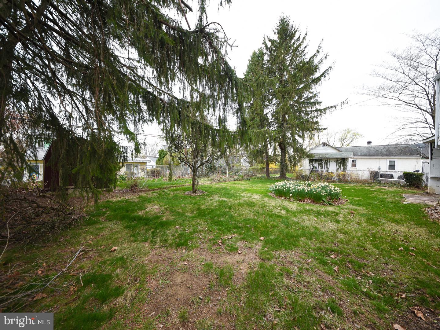 VILLAGE GREEN - Residential