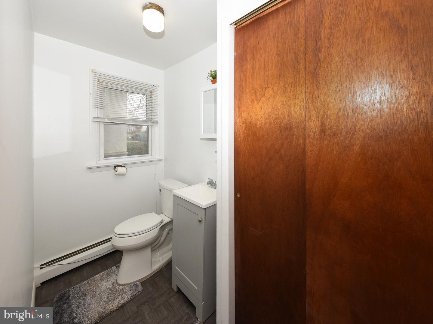 VILLAGE GREEN - Residential