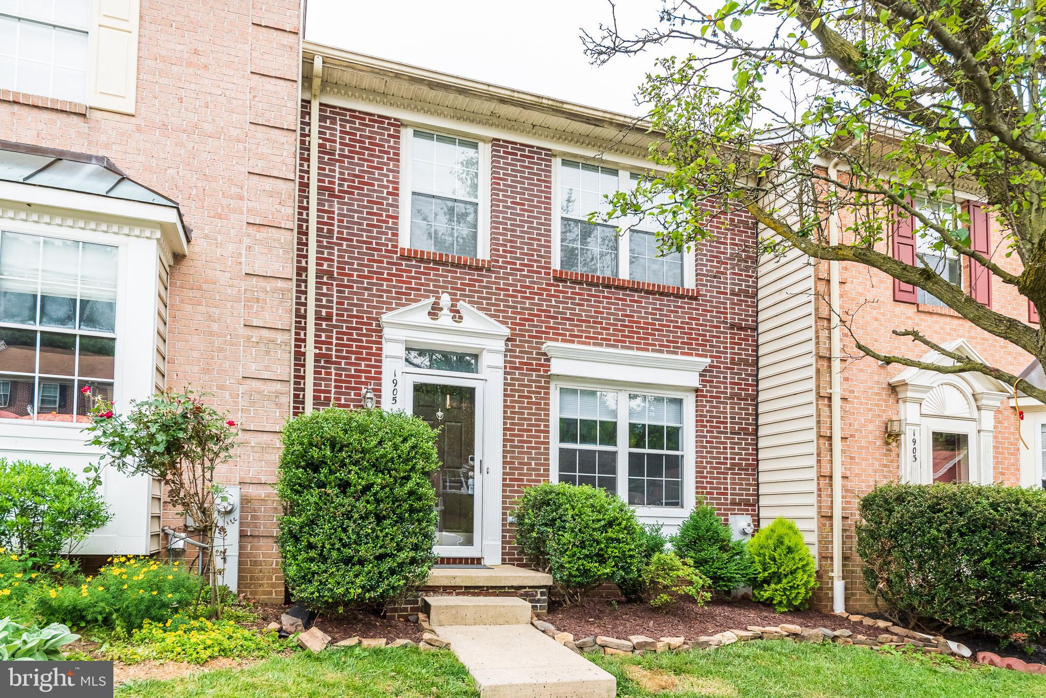 VILLAGE OF THOMAS RUN - Residential
