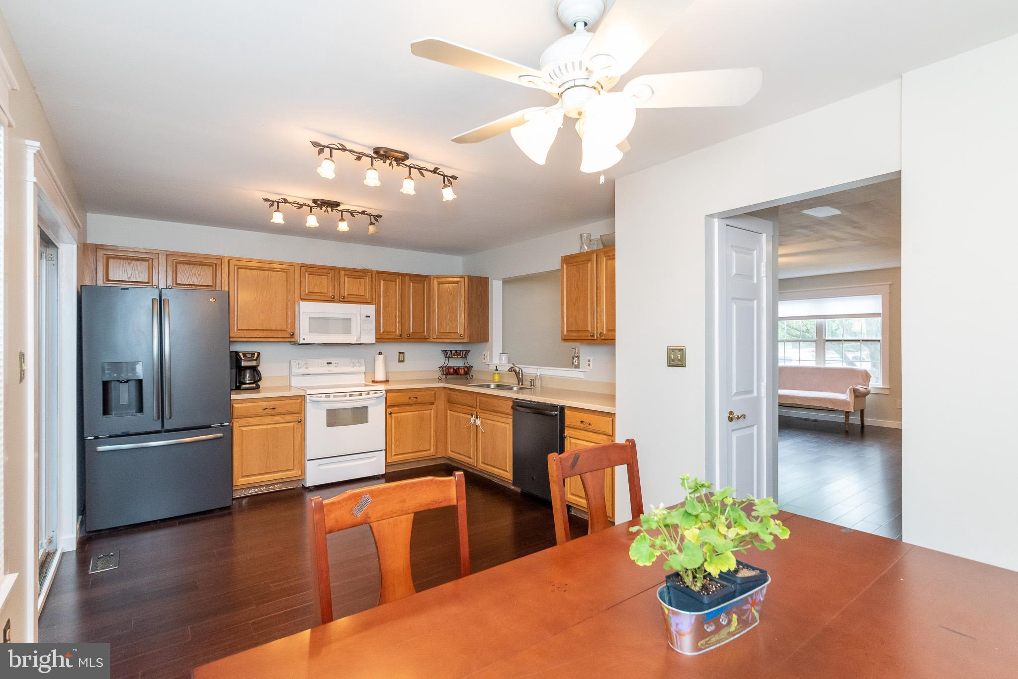 VILLAGE OF THOMAS RUN - Residential