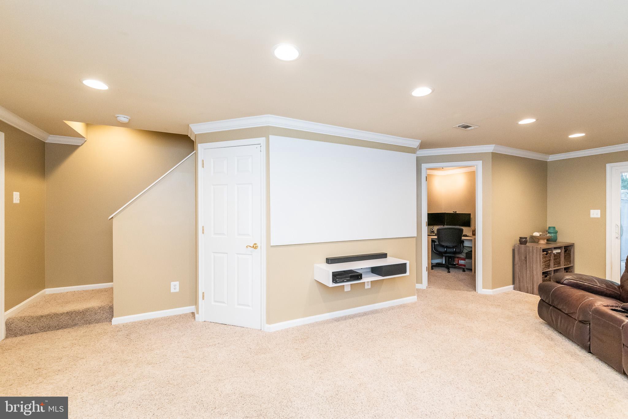 VILLAGE OF THOMAS RUN - Residential