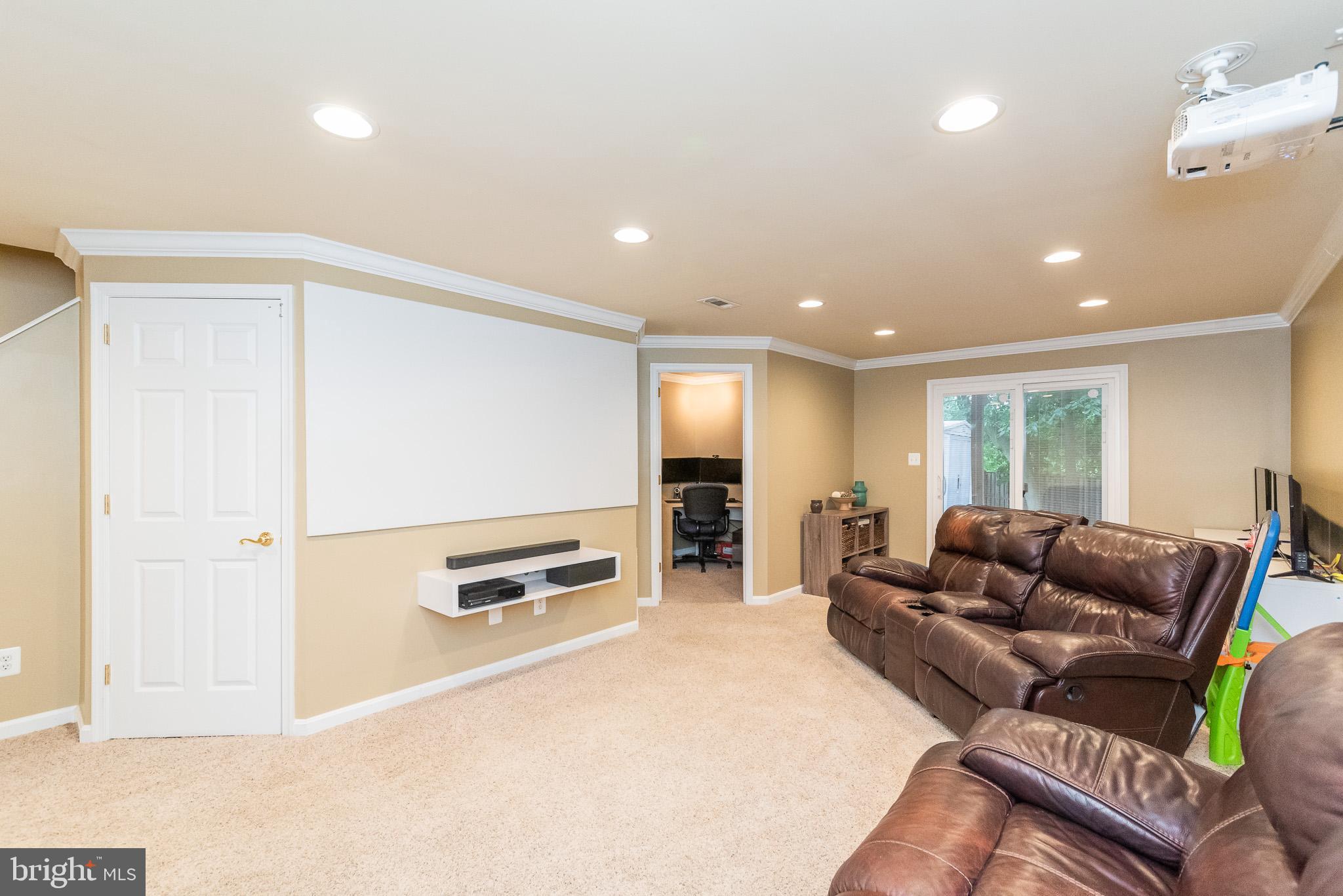 VILLAGE OF THOMAS RUN - Residential