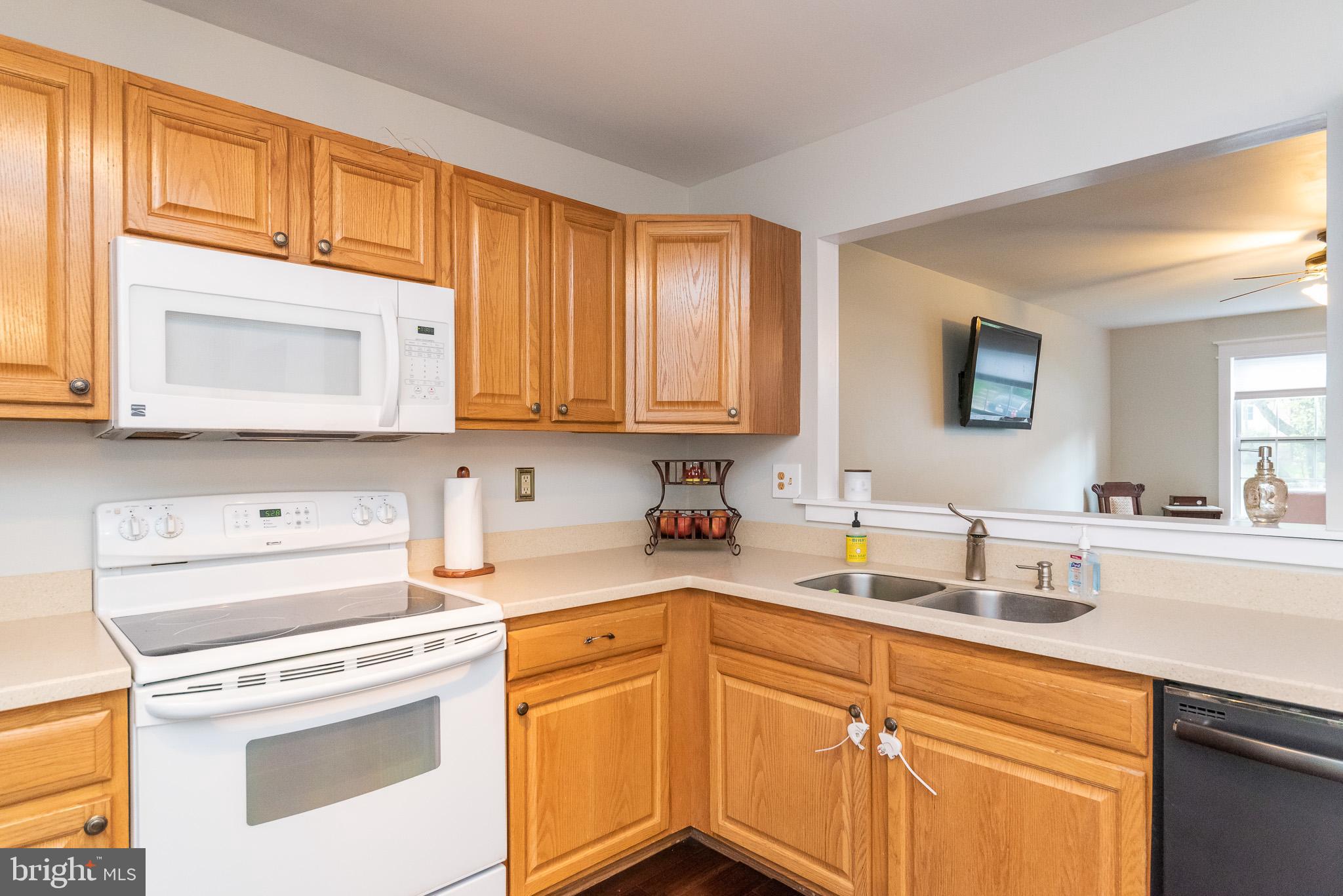 VILLAGE OF THOMAS RUN - Residential