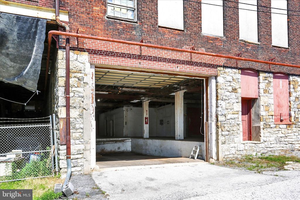 Photo of 701 Hay Street, YORK, PA 17403 (MLS # PAYK2097352)