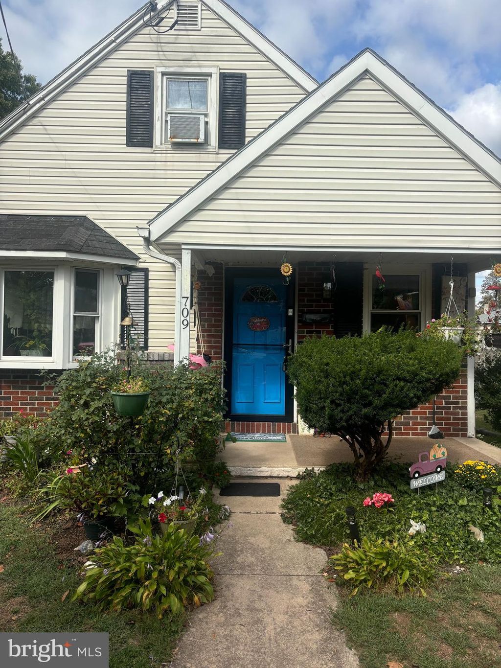 Photo of 709 Logan St, POTTSTOWN, PA 19464 (MLS # PAMC2157558)