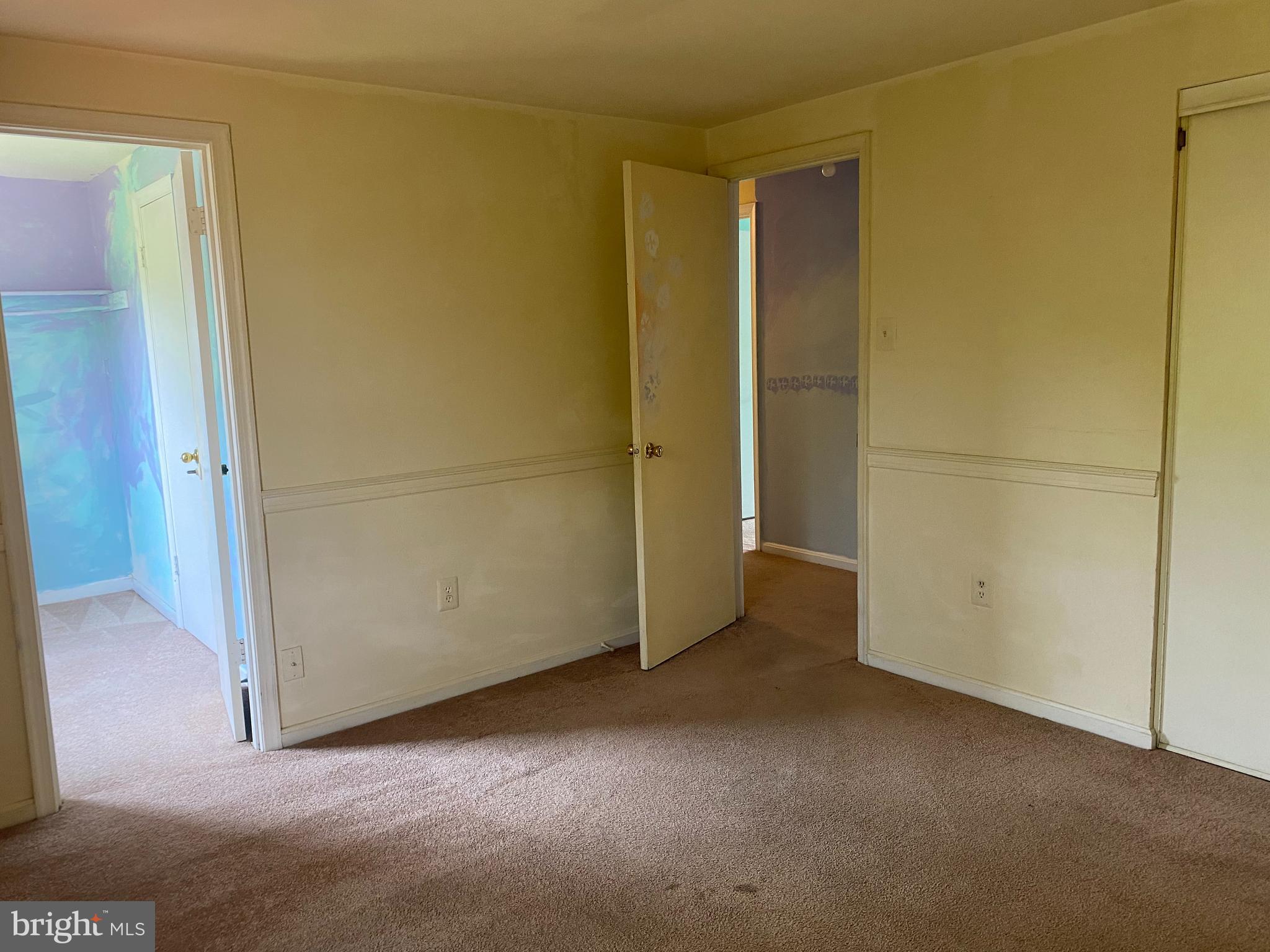 MONTGOMERY VILLAGE - Residential