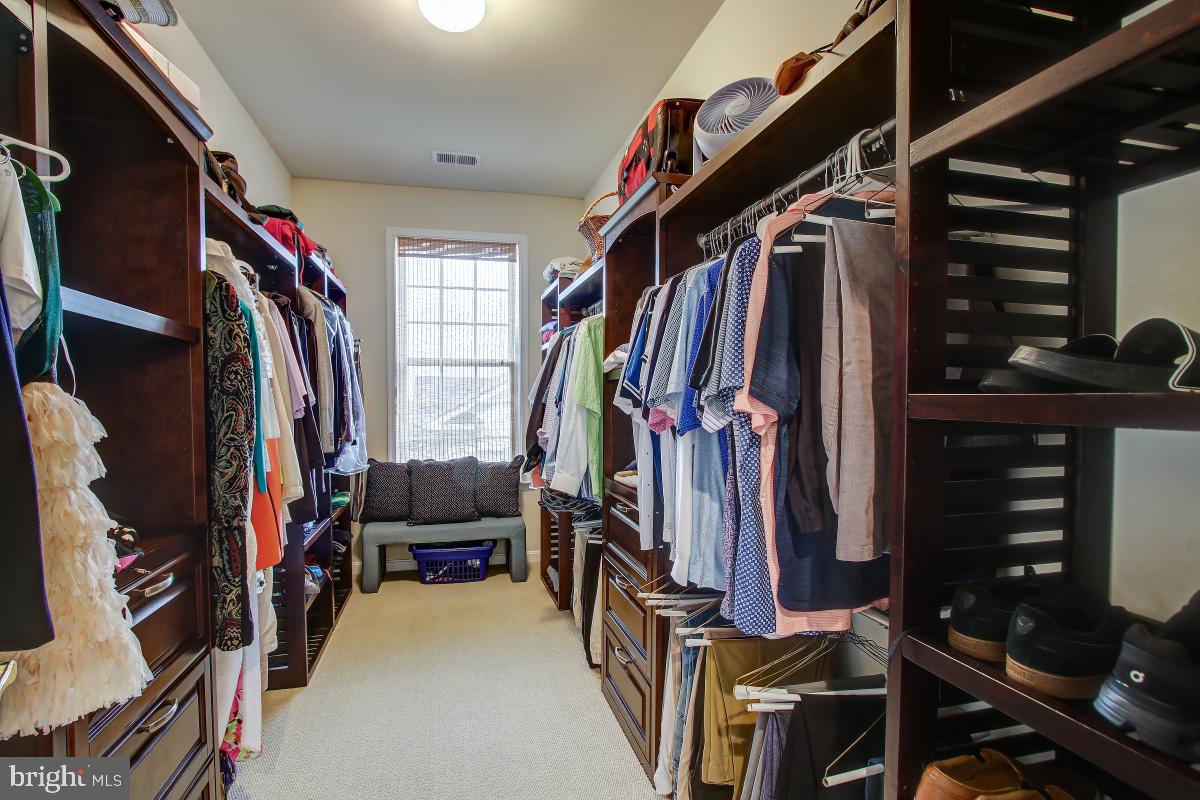 LOWES ISLAND/CASCADES - Residential