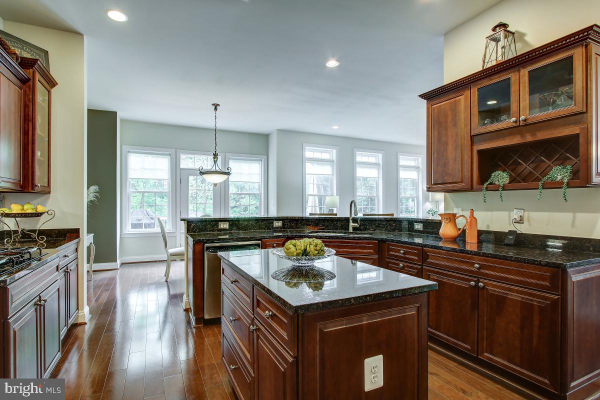 LOWES ISLAND/CASCADES - Residential