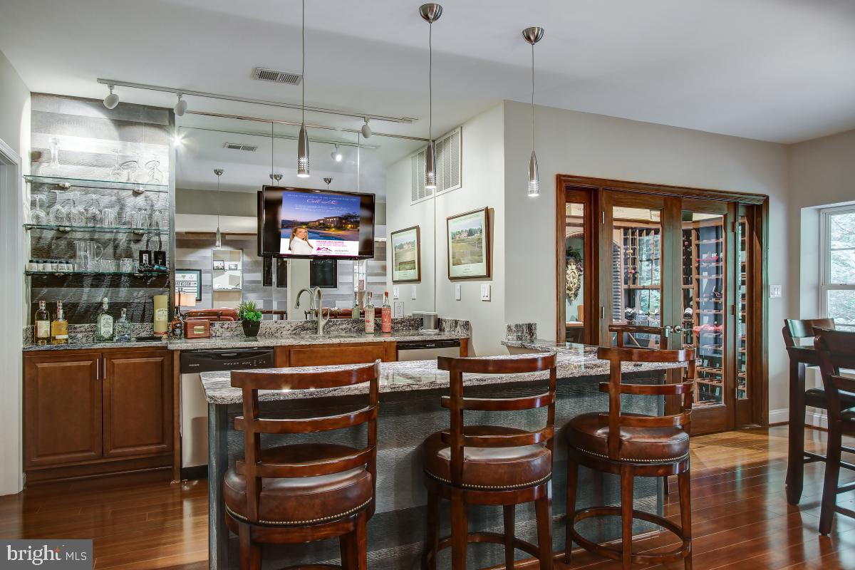 LOWES ISLAND/CASCADES - Residential