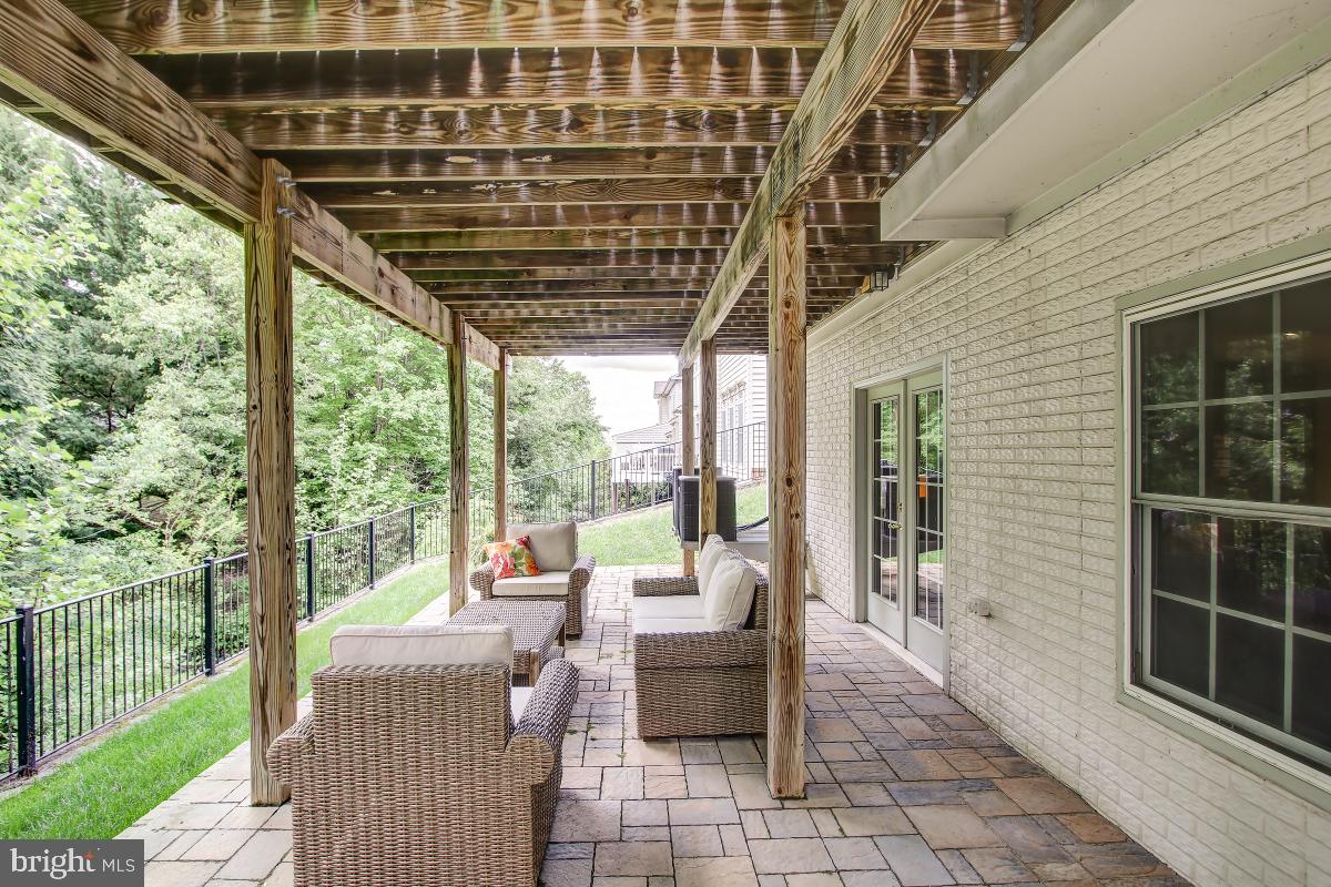 LOWES ISLAND/CASCADES - Residential