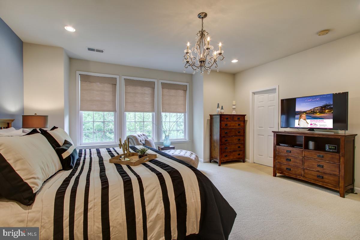 LOWES ISLAND/CASCADES - Residential